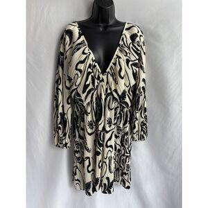 H&M Plissé Dress NWT Cream Black Size XXL 2XL Classy New Recycled V Cutout